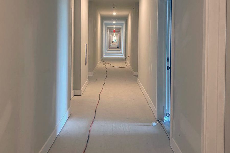 Pasillo residencial terminado